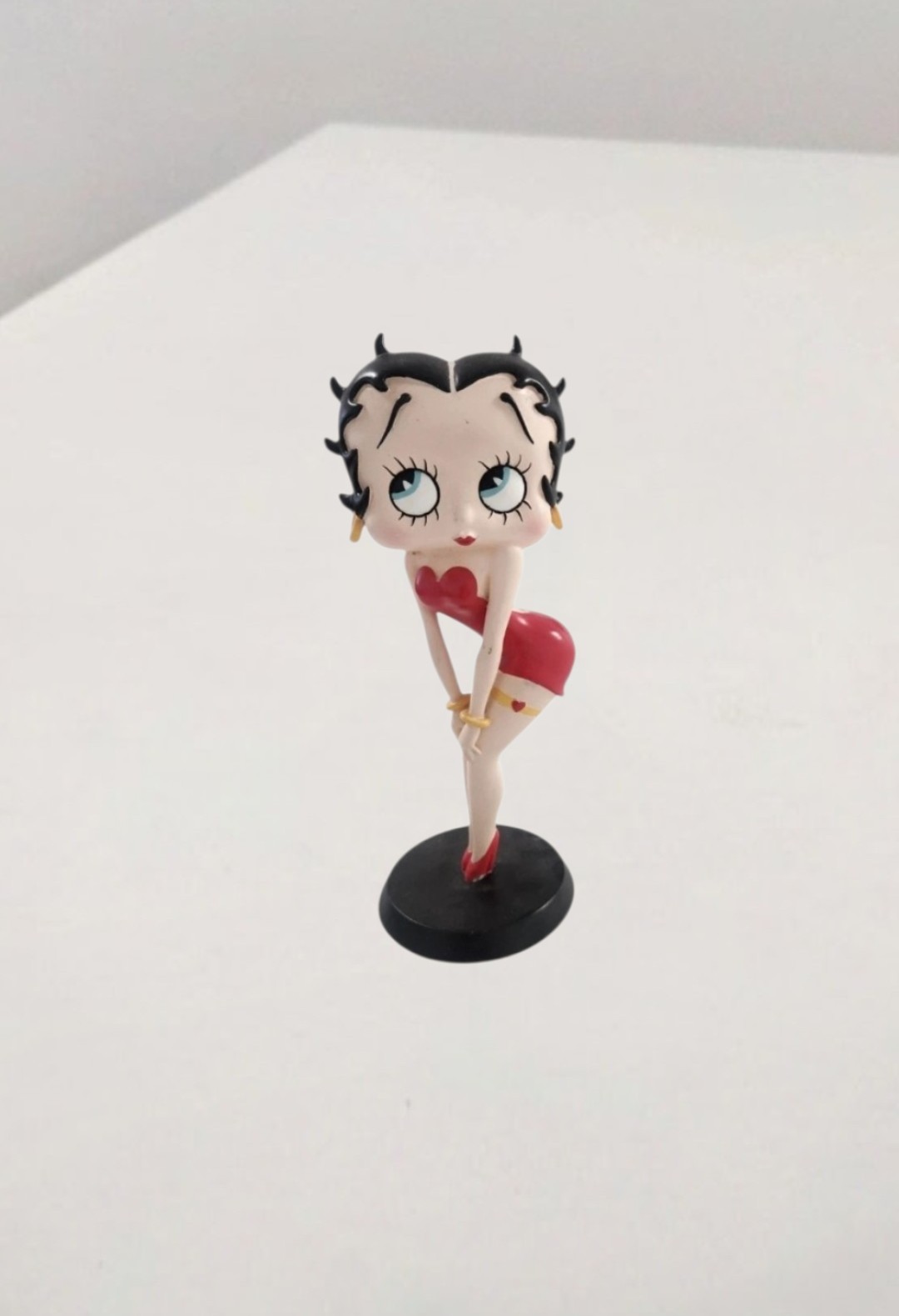 Betty Boop Sweetheart Pose Figurine – Classic Red Dress