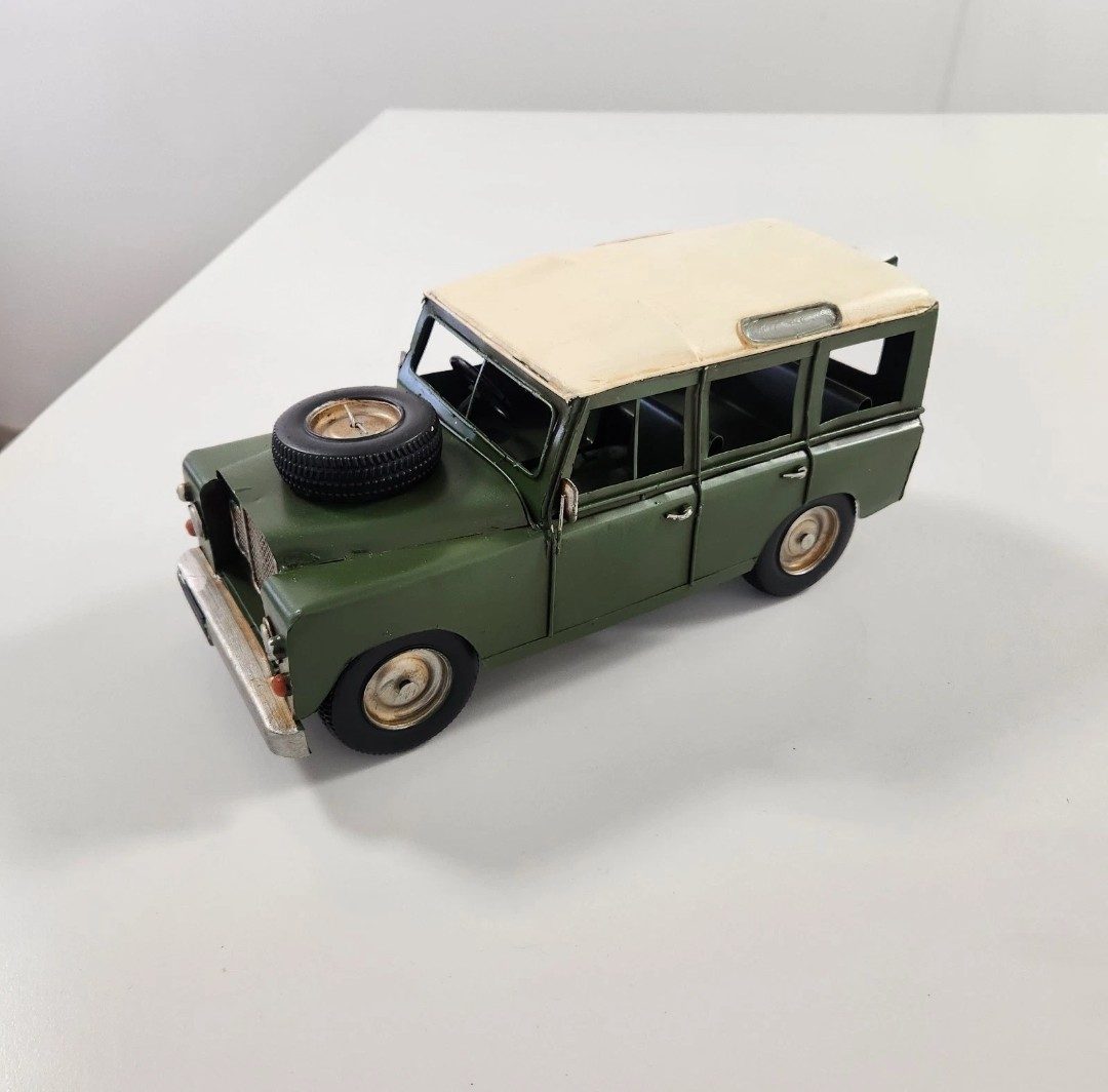 New 4X4 Green Station Wagon - 33cm Man Cave Display Piece 🚙✨