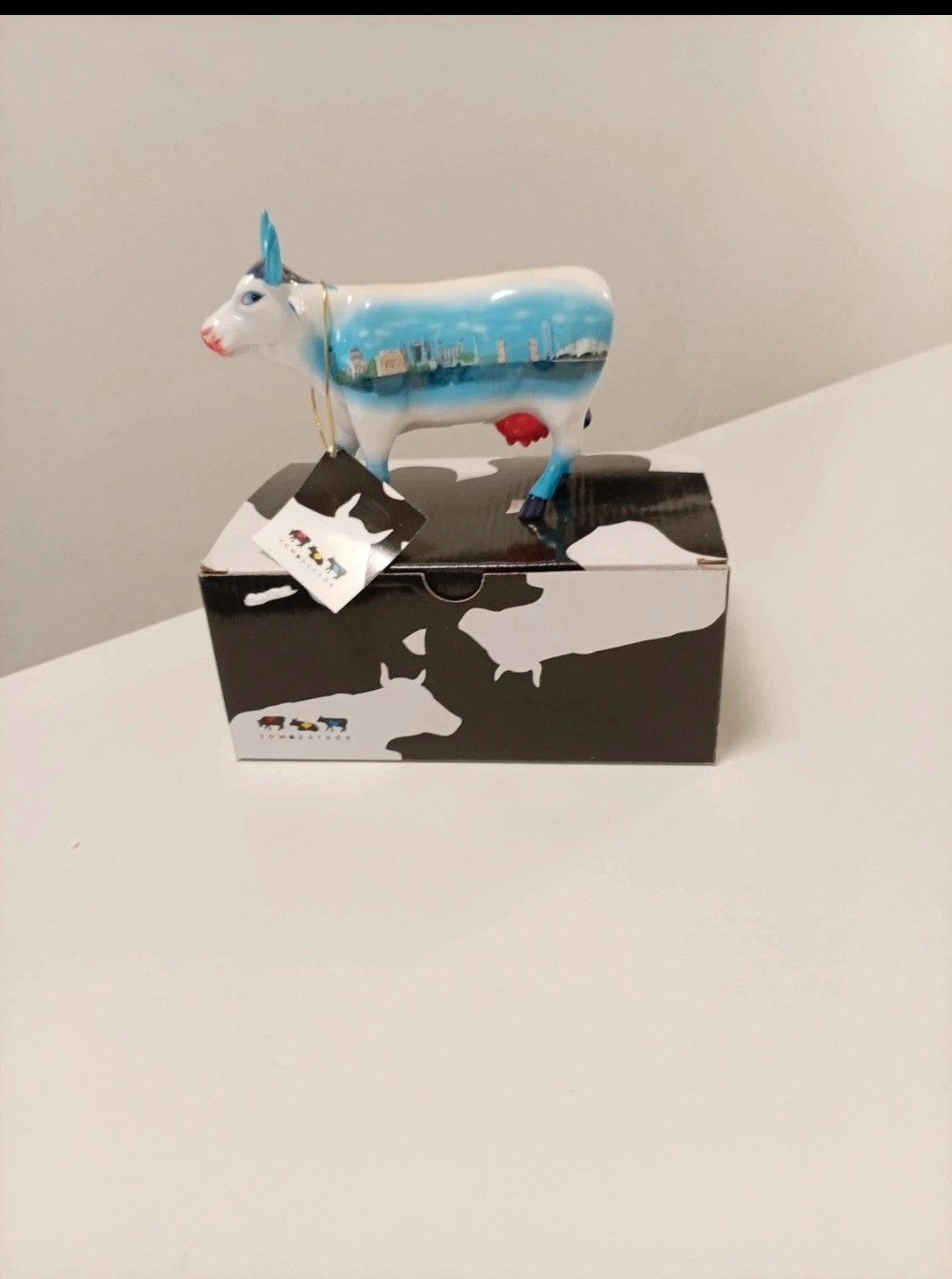 New Boxed CowParade Moonuments Of London 2002 – Hand-Painted Resin Figurine 6009 Retired,Rare