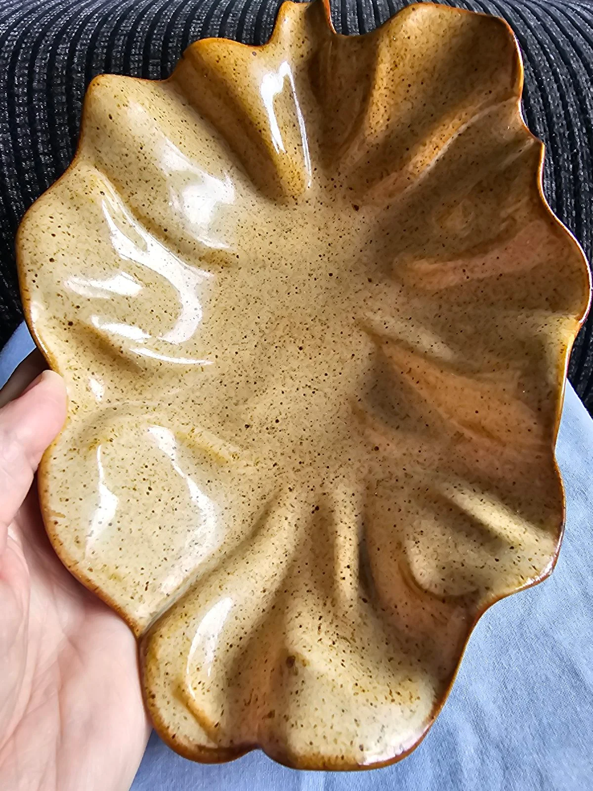 Speckled Ceramic Leaf‑Edge Dish