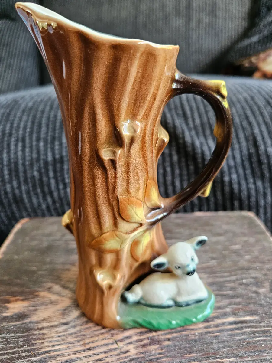 Hornsea Pottery Lamb Figurine (Model 584)