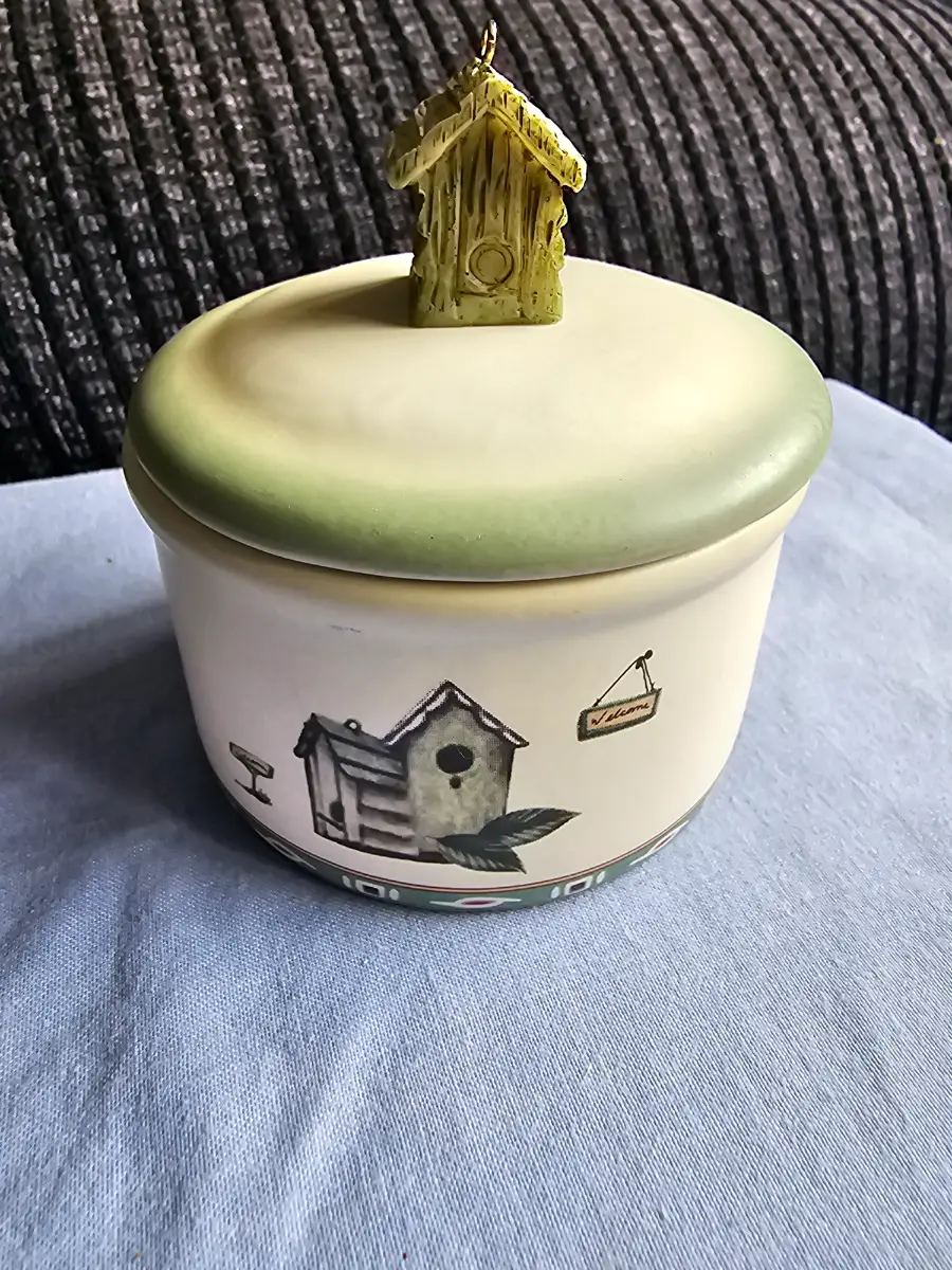 Cottage Garden Ceramic Candle Pot with Birdhouse Lid