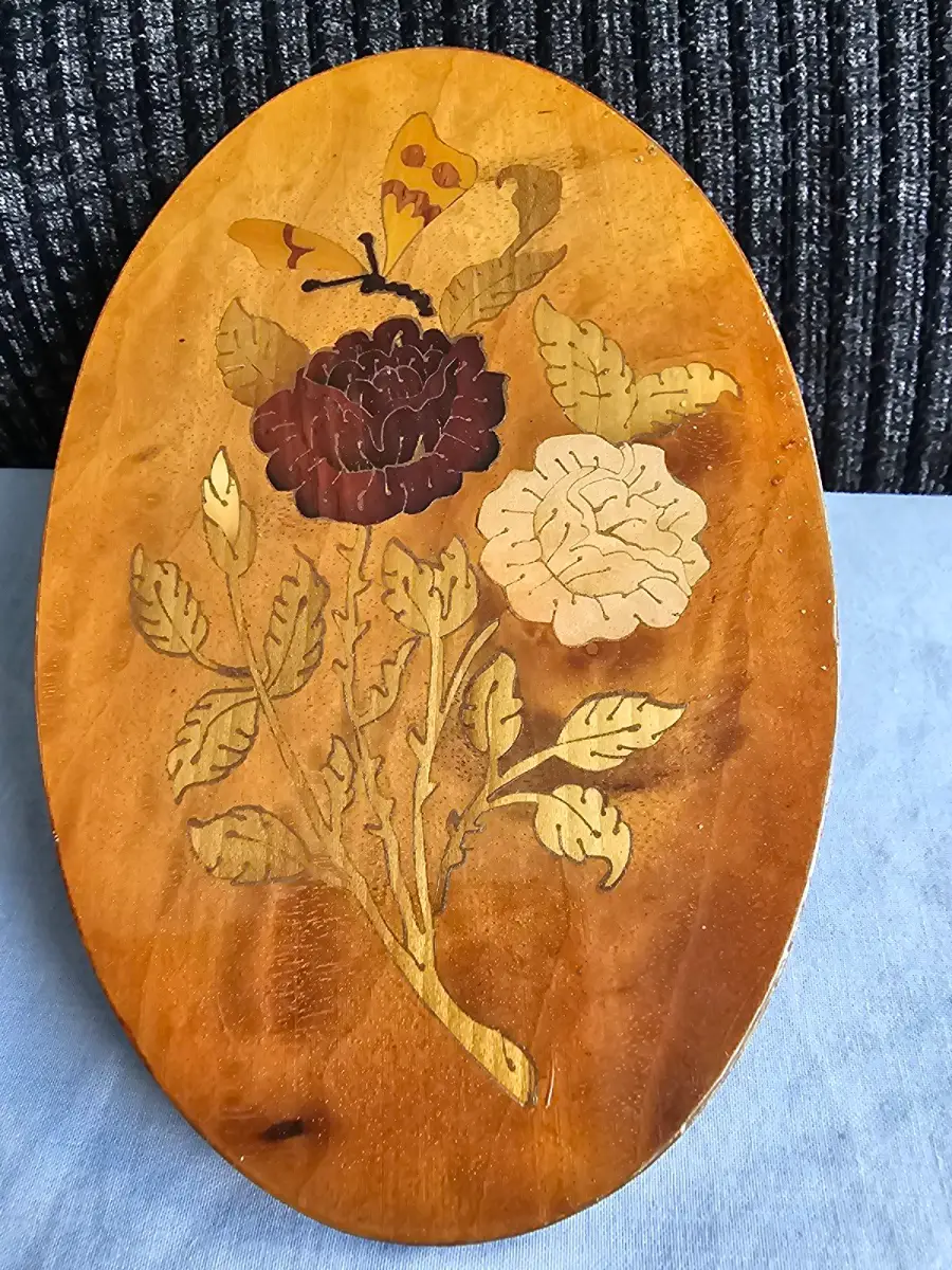 Vintage Wooden Floral & Butterfly Oval Wall Plaque Hanging Decoration
