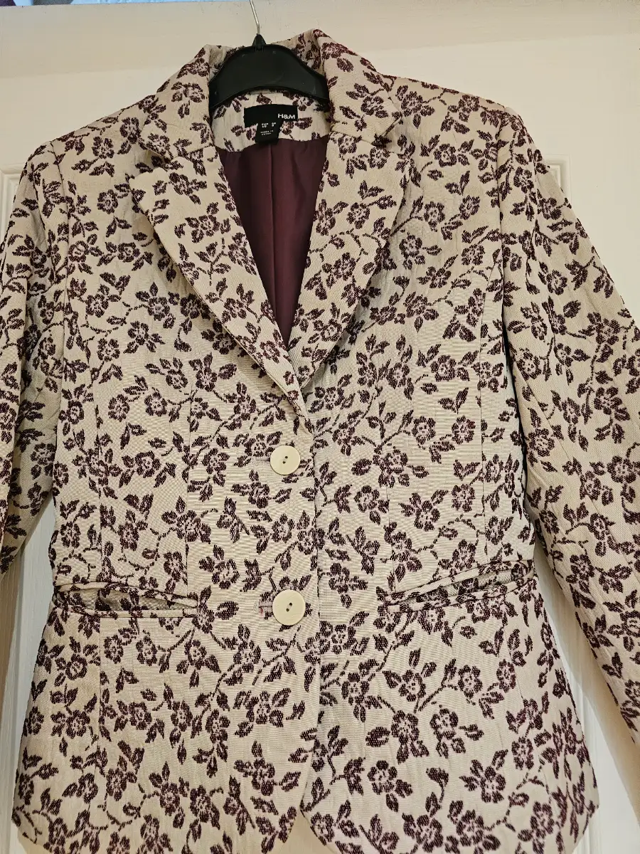 H&M Floral Cream Blazer – Size 36 / UK 8 – Elegant & Unique