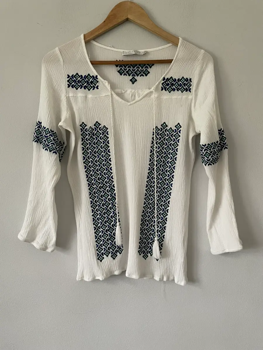 Solitaire White and Blue 3/4 Sleeve Embroidered Top Size L, Festival