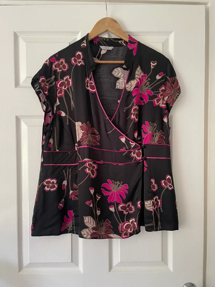 Y2K Marks & Spencer Black & Pink Floral Satin Cap Sleeve Wrap Top, Size 22