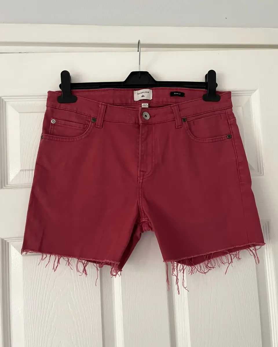 Quiksilver Red Denim Distressed Slim Shorts, Pockets, Cotton Blend, Size 16