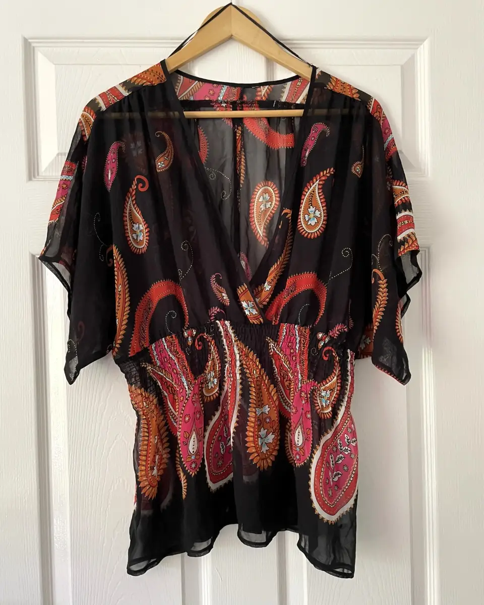 Y2K Black Black and Red Paisley Print Chiffon Elastic Waist Top, Size 16