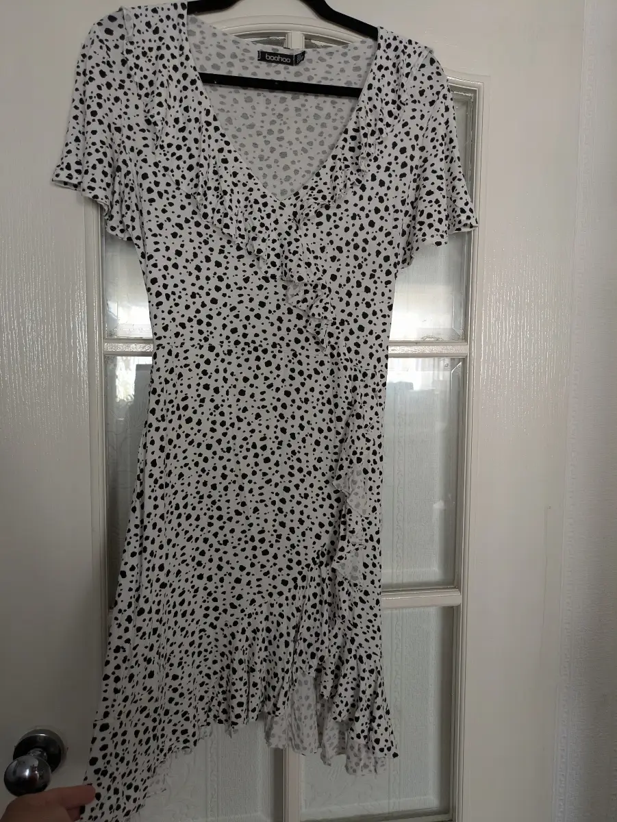 Boohoo Viscose Dalmatian Print Ruffle Wrap Mini Dress White/Black Size UK 12
