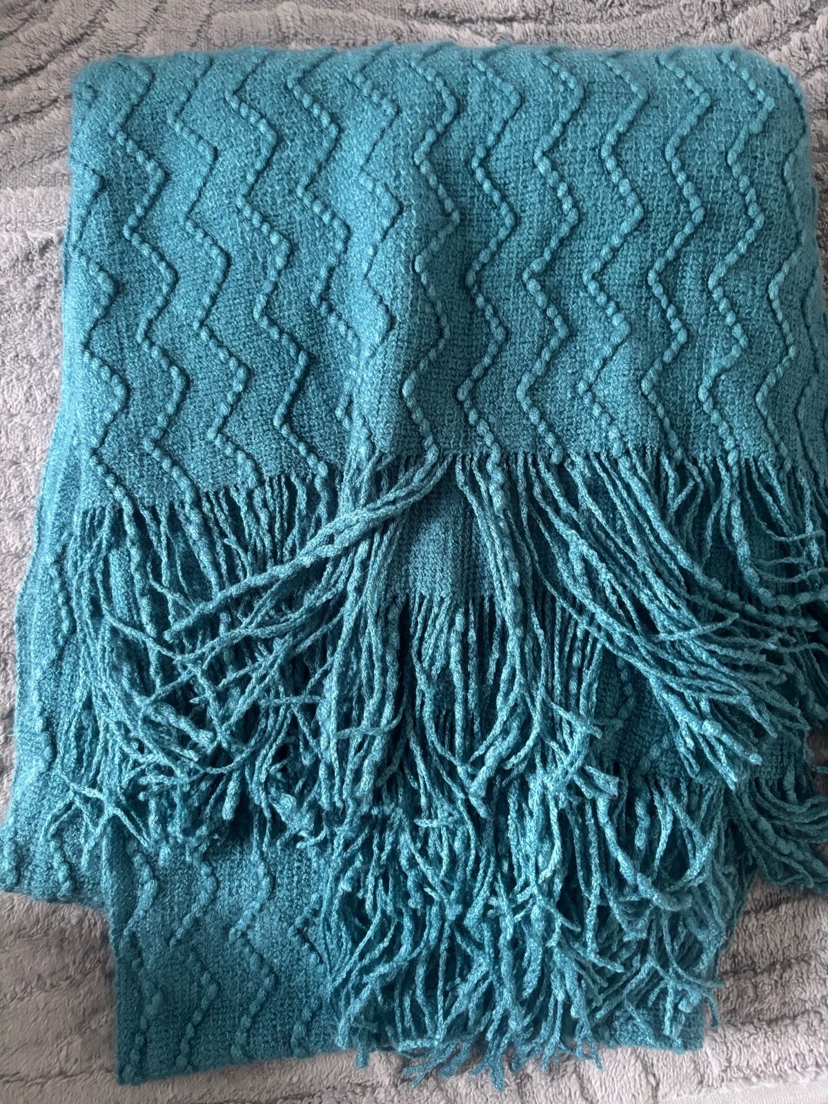 Knitted throw