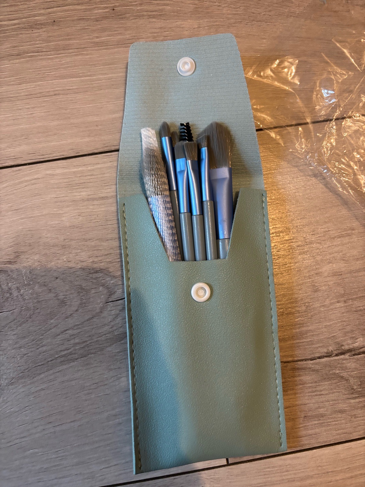 Make-up brushes