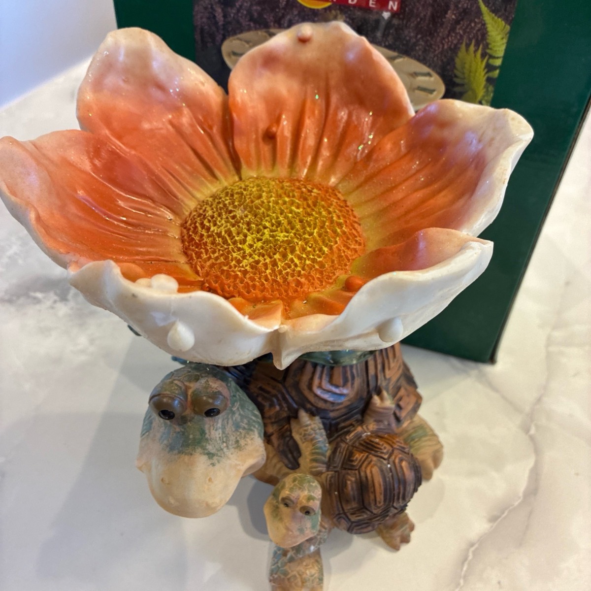 Tortoise resin flower mini birdbath top quality