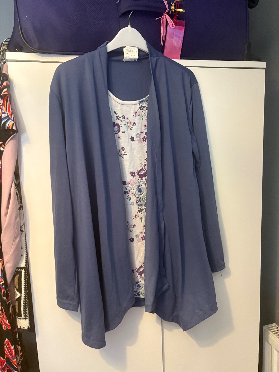 Women’s size 16 going out top