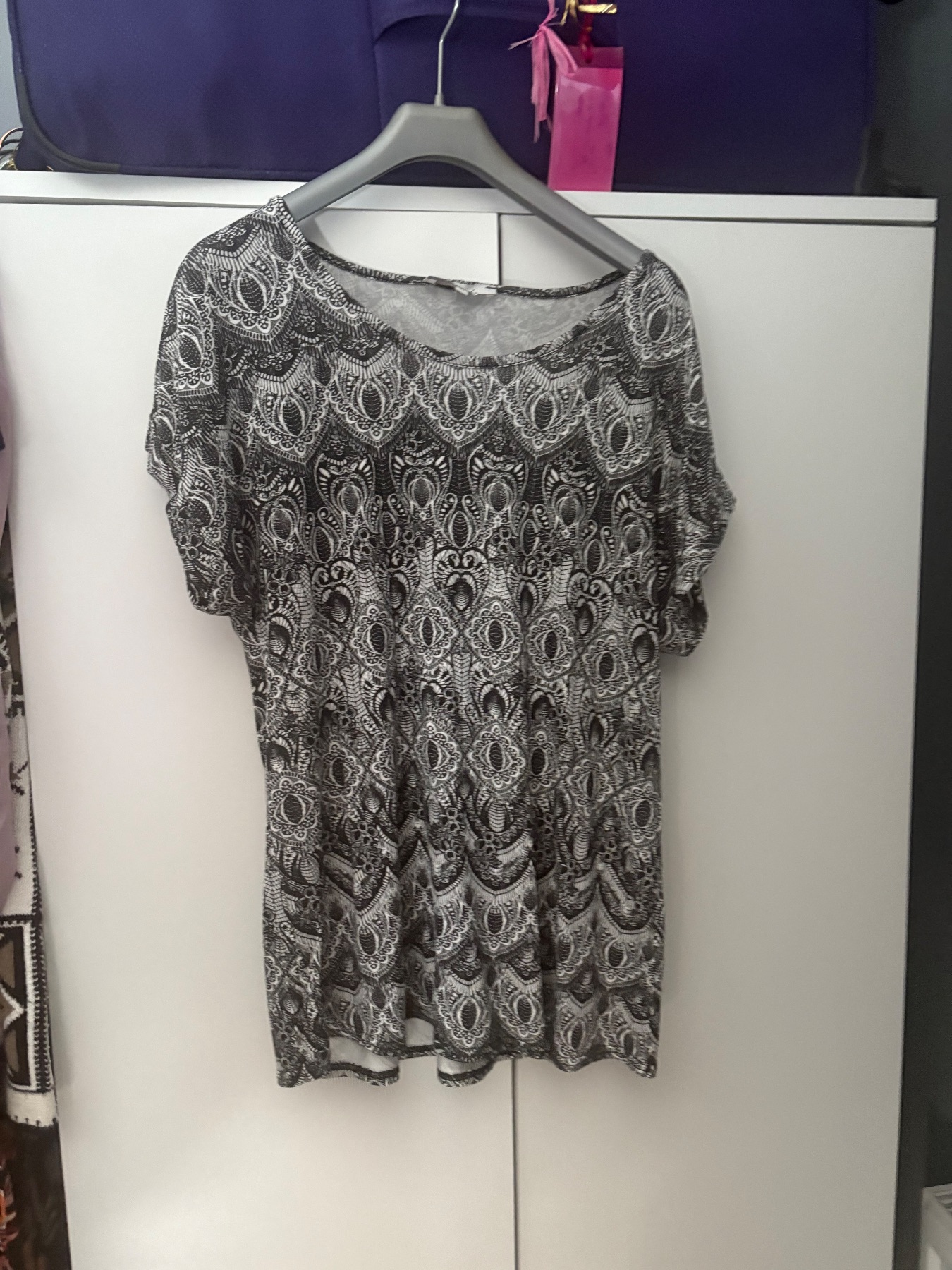 Women’s size 14 going out top