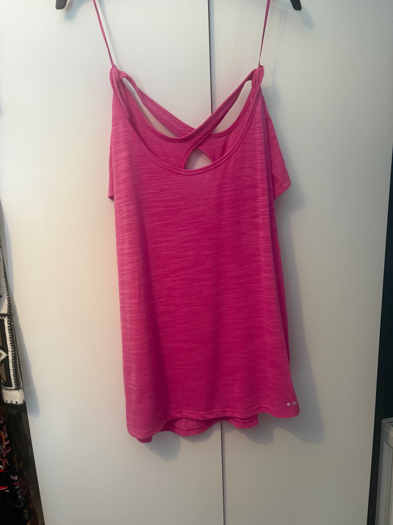 Women’s medium fitness top