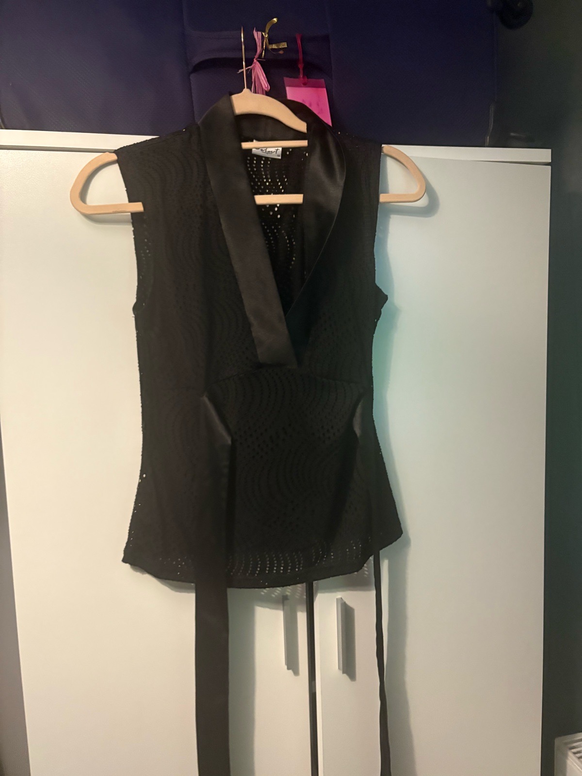 Women’s size 14 going out top