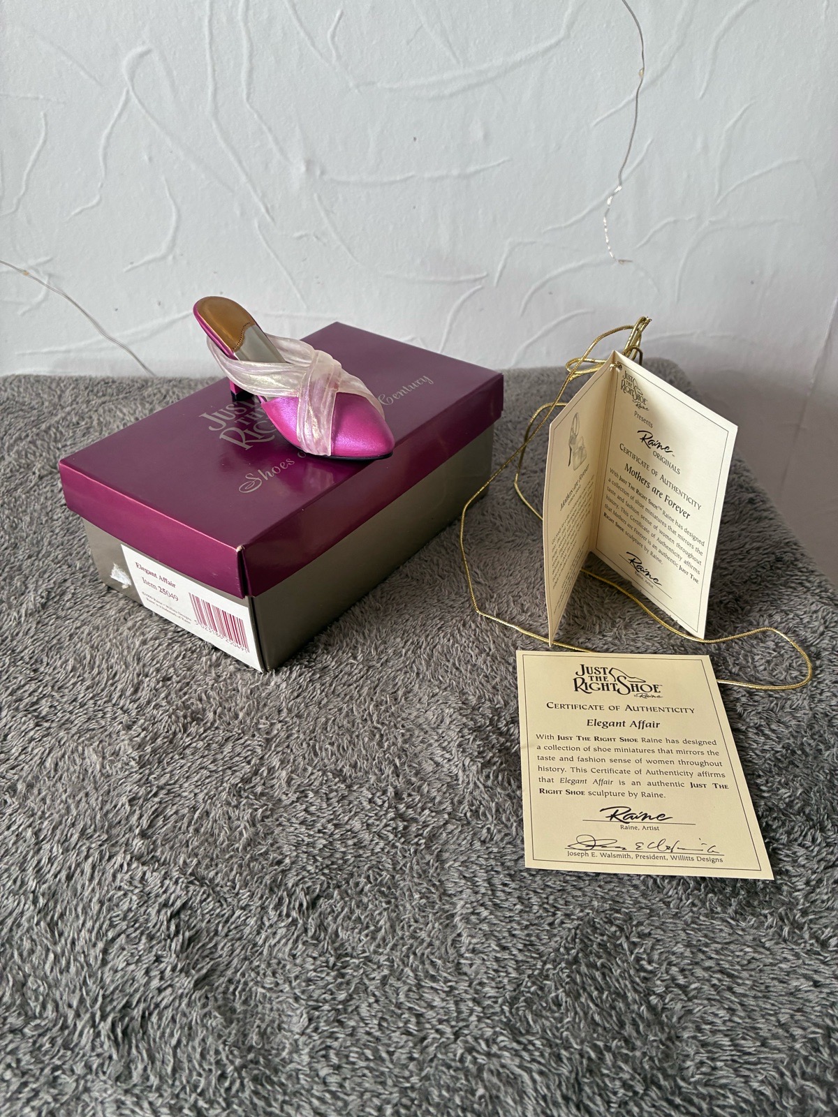 Just The Right Shoe Elegant Affair 25049 Miniature Figurine by Raine  Box & COA
