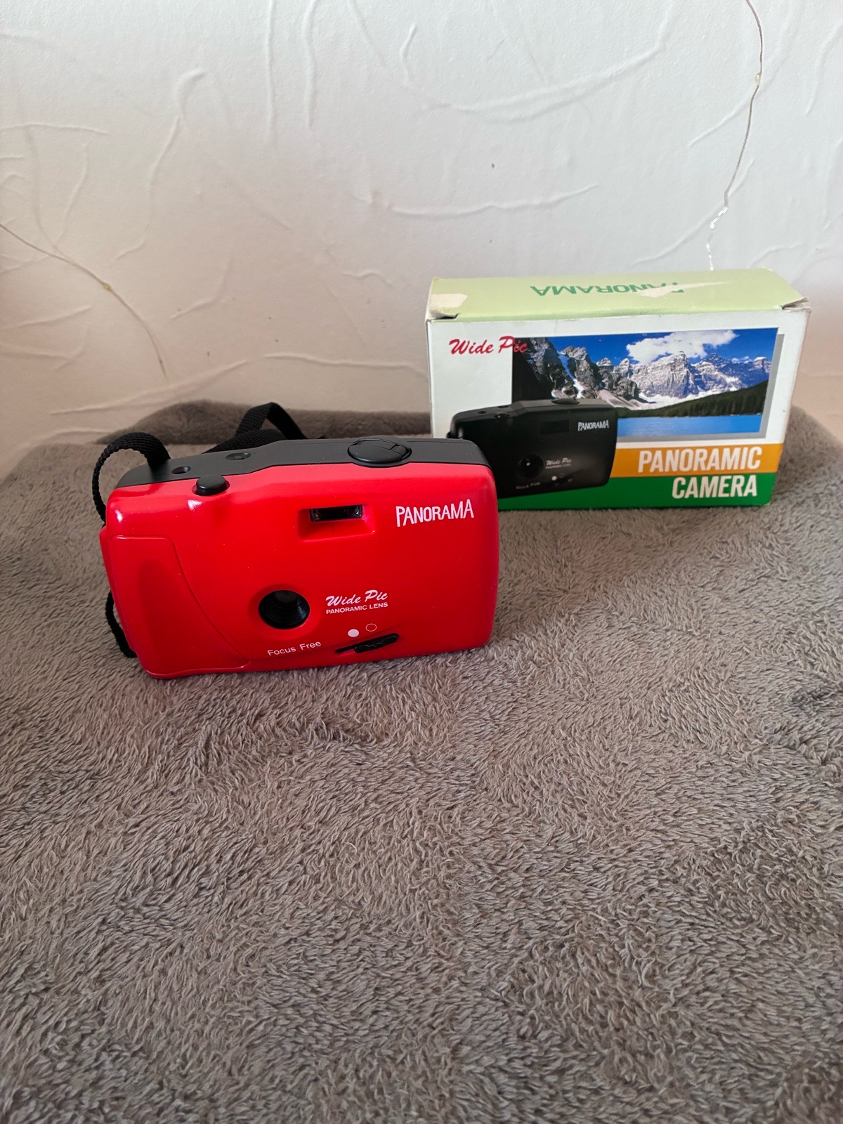 Vintage Panorama Wide Pic 35mmPanoramic Film Camera - Retro Red (Boxed)