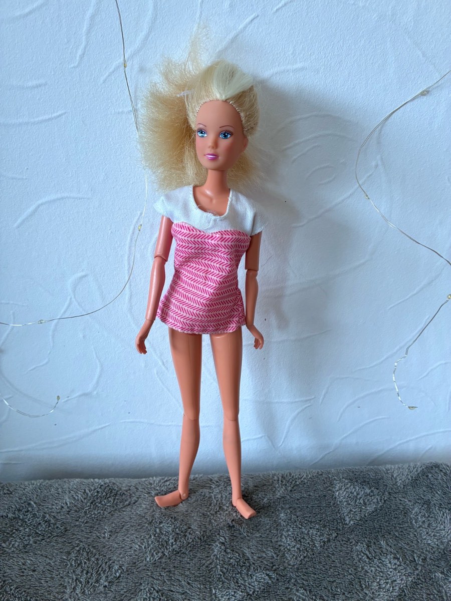Vintage 90s Simba Steffi Love Doll Articulated Joints Blonde Blue Eyes Chevron Dress