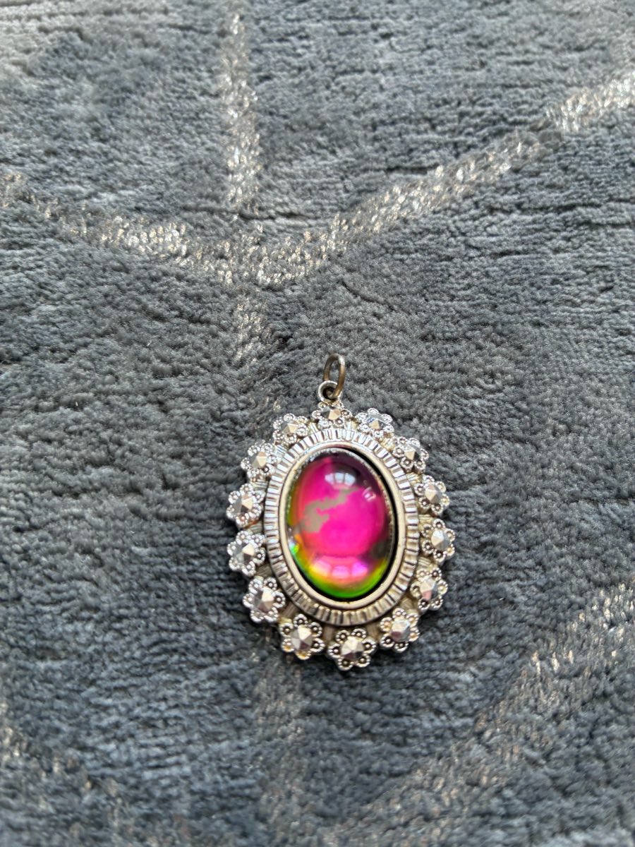 Vintage-Style Cabochon Pendant - Bi-Color Pink & Green