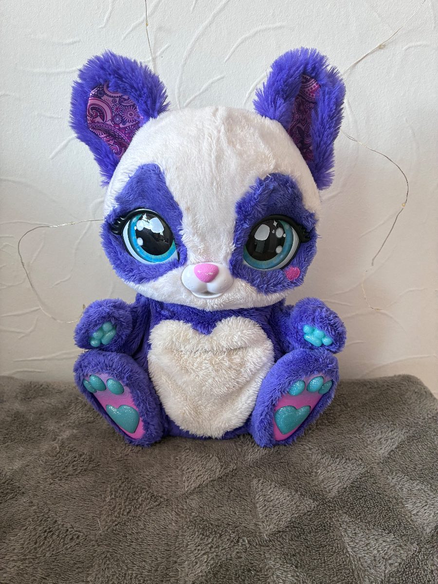 Spin Master Peek-A-Roo Interactive Panda-Roo Purple Plush Toy - mum only no baby too