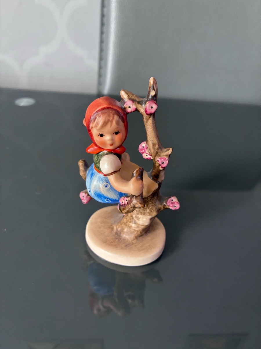 Vintage Goebel M.I. Hummel "Apple Tree Girl" Figurine (#141)