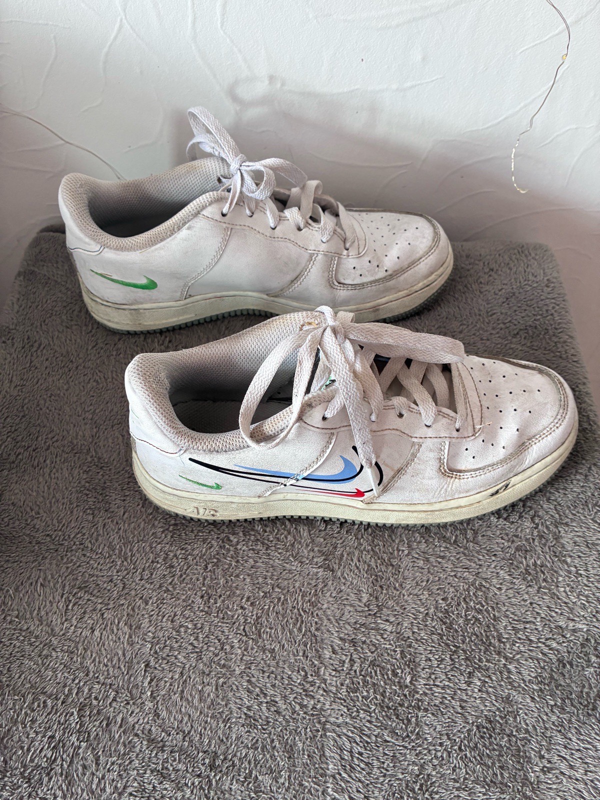 Nike Air Force 1 Low GS White Blue Outline Swoosh Trainers UK Kids Size 4 AF1