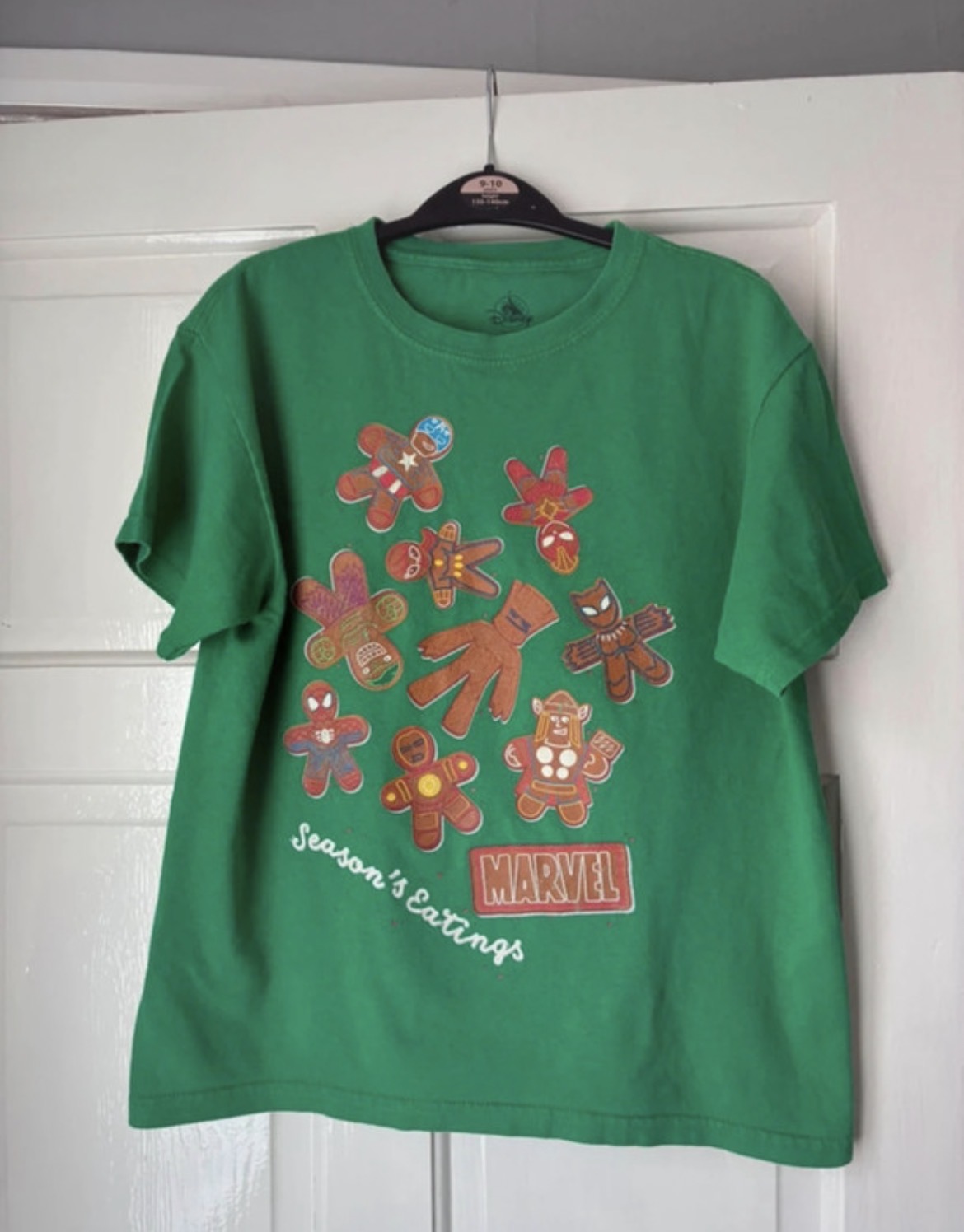 Child's Marvel Christmas Tshirt Size M, Disney World Florida