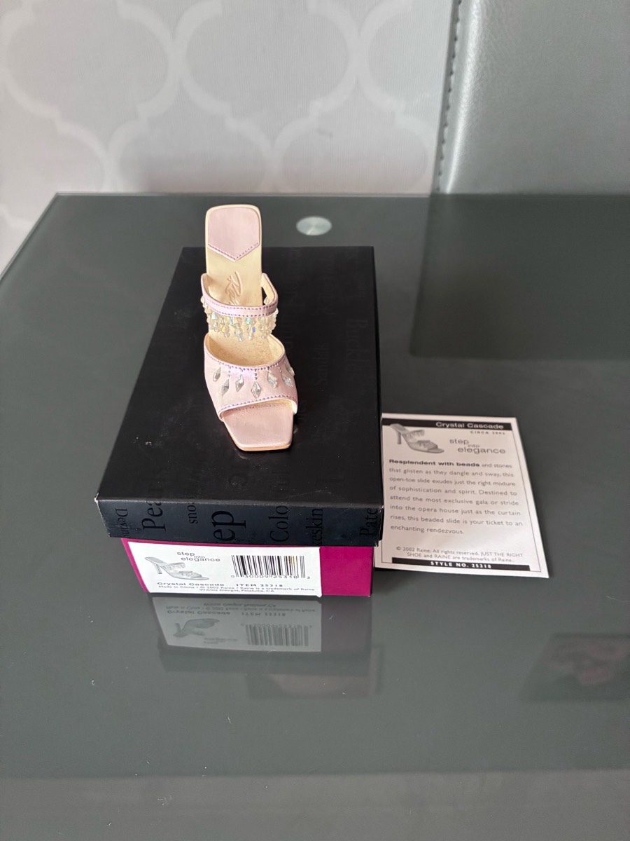 Just the Right Shoe "Crystal Cascade" Miniature Figurine #25318 Boxed