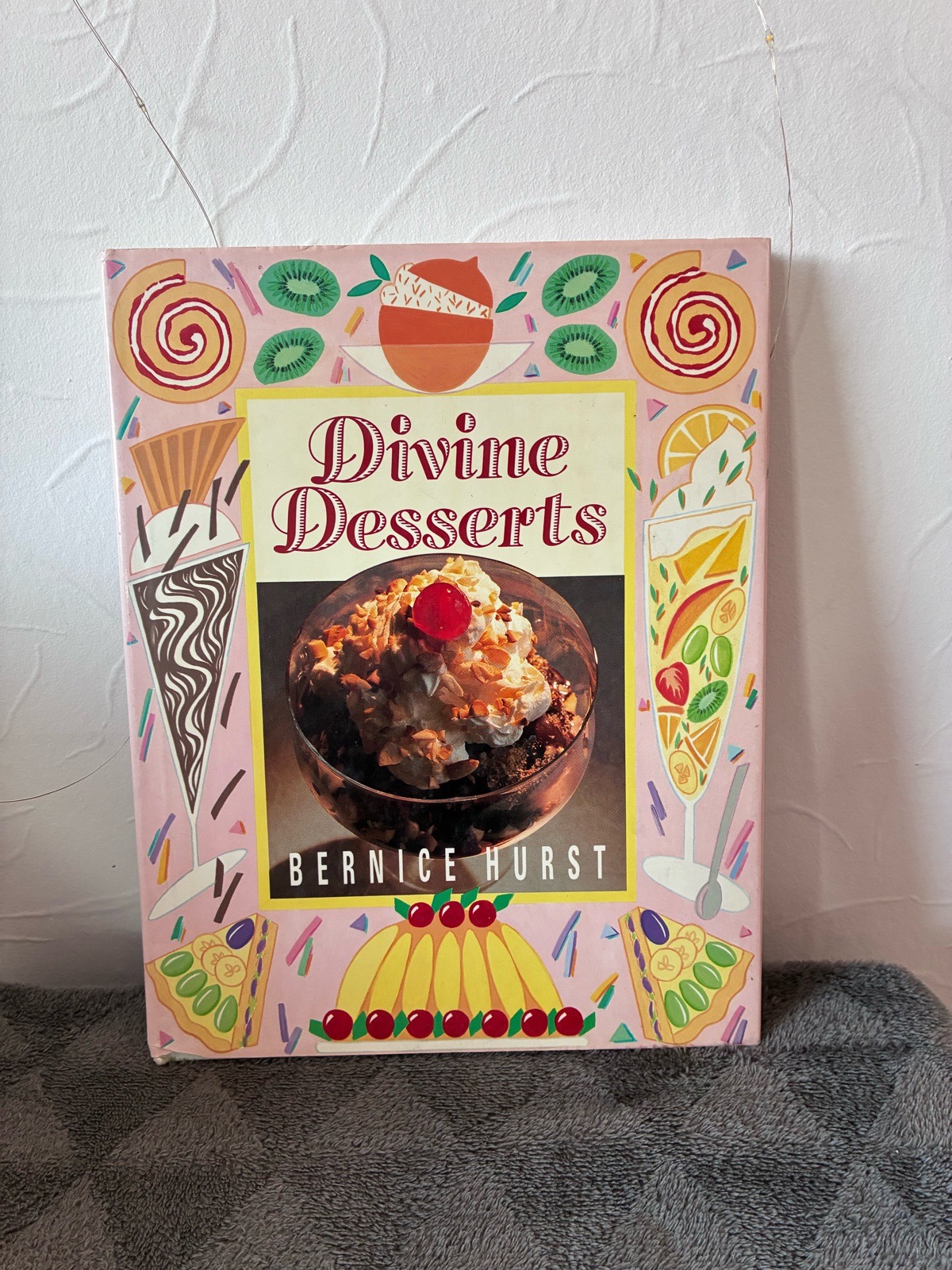 Divine Desserts by Bernice Hurst (Hardcover)