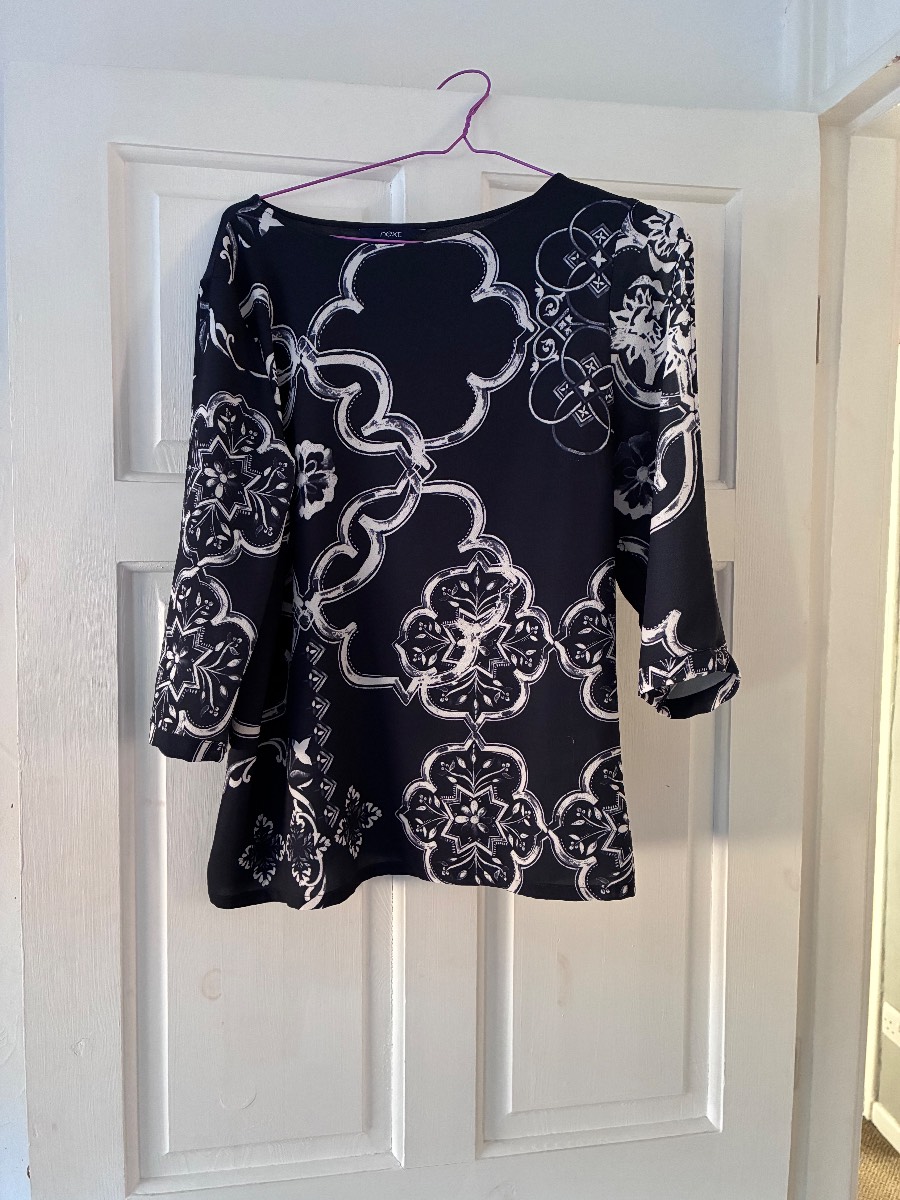 NEXT Ladies Navy Blue & White Tile Scarf Print Blouse Top - 3/4 Slit Sleeve - Size 10