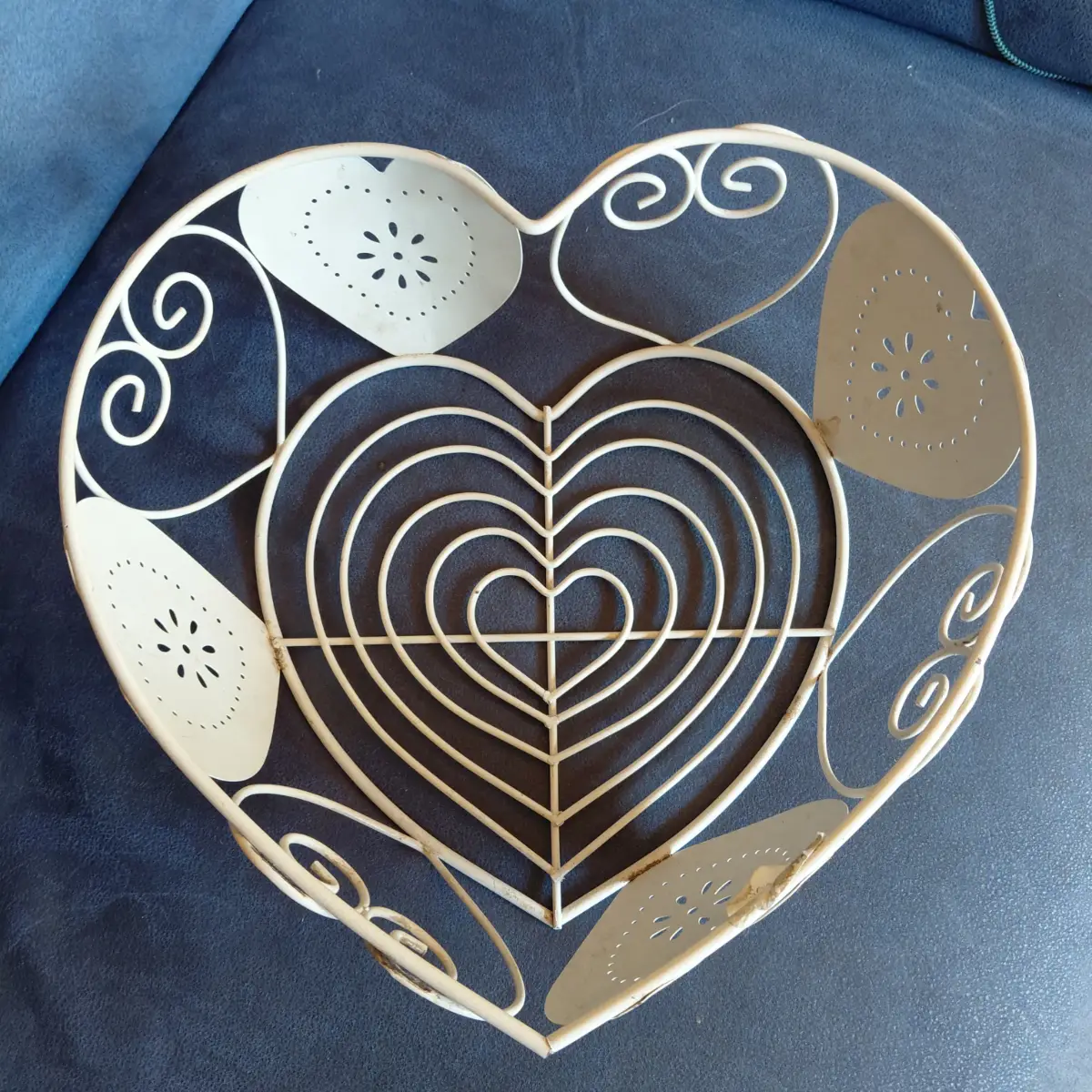 Cream Wire Heart Basket | Shabby Chic Decor | 12" Diameter