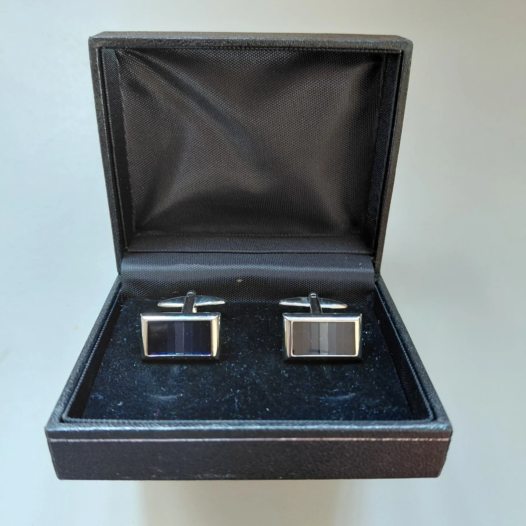 Silver‑Tone Cufflinks with Blue Striped Shimmer — Presentation Box — No Maker’s Mark