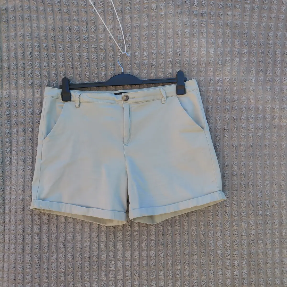 F&F Beige Shorts – Size 18 – Great Condition