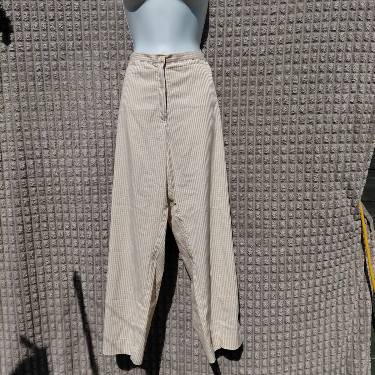 DKNY Beige & White Stripe Trousers – Size 12
