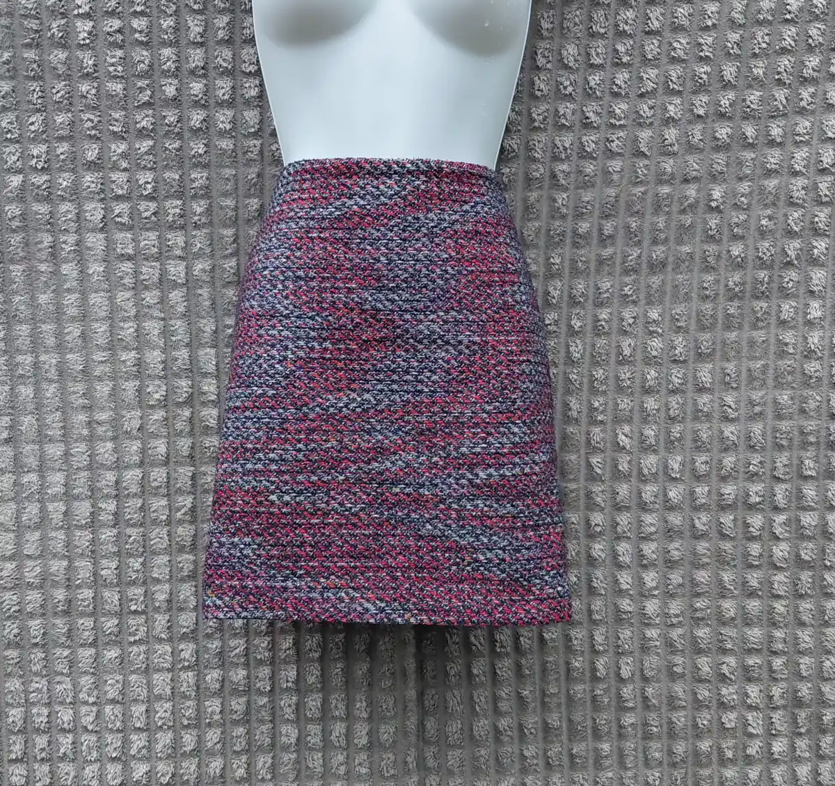 Esprit Textured Mini Skirt – Size 14