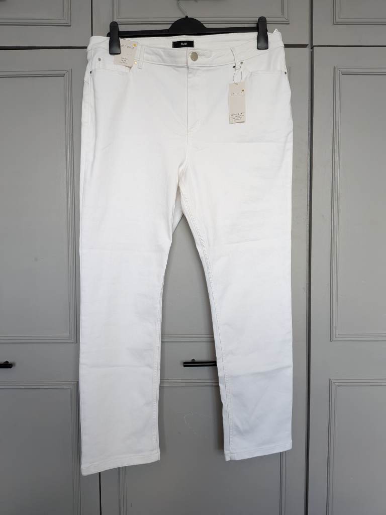 New with Tags Marks and Spencer Per Una Soft White Roma Rise Slim Straight Leg Jeans - Size 20 Reg
