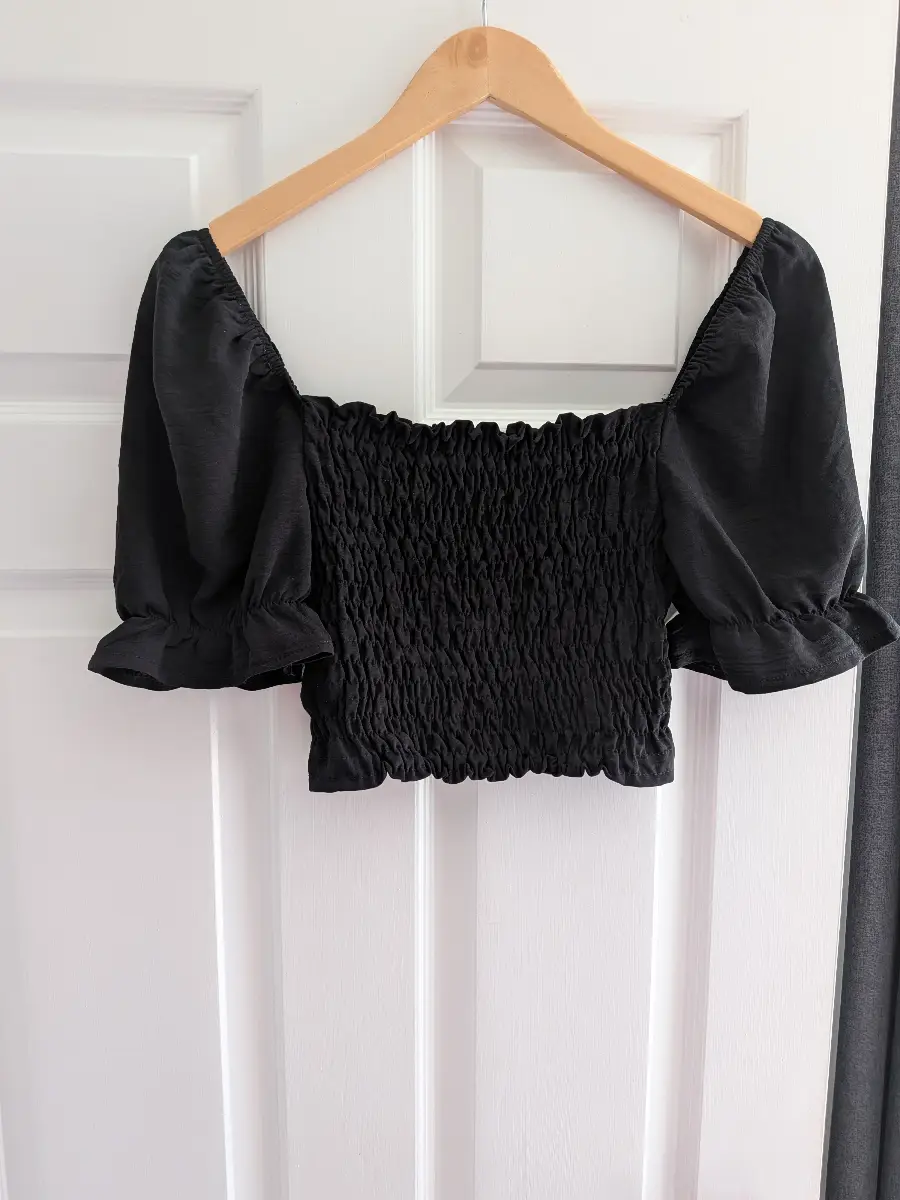 Boohoo Black Shirred Ruffle Short Puff Sleeve Crop Top -Size 10