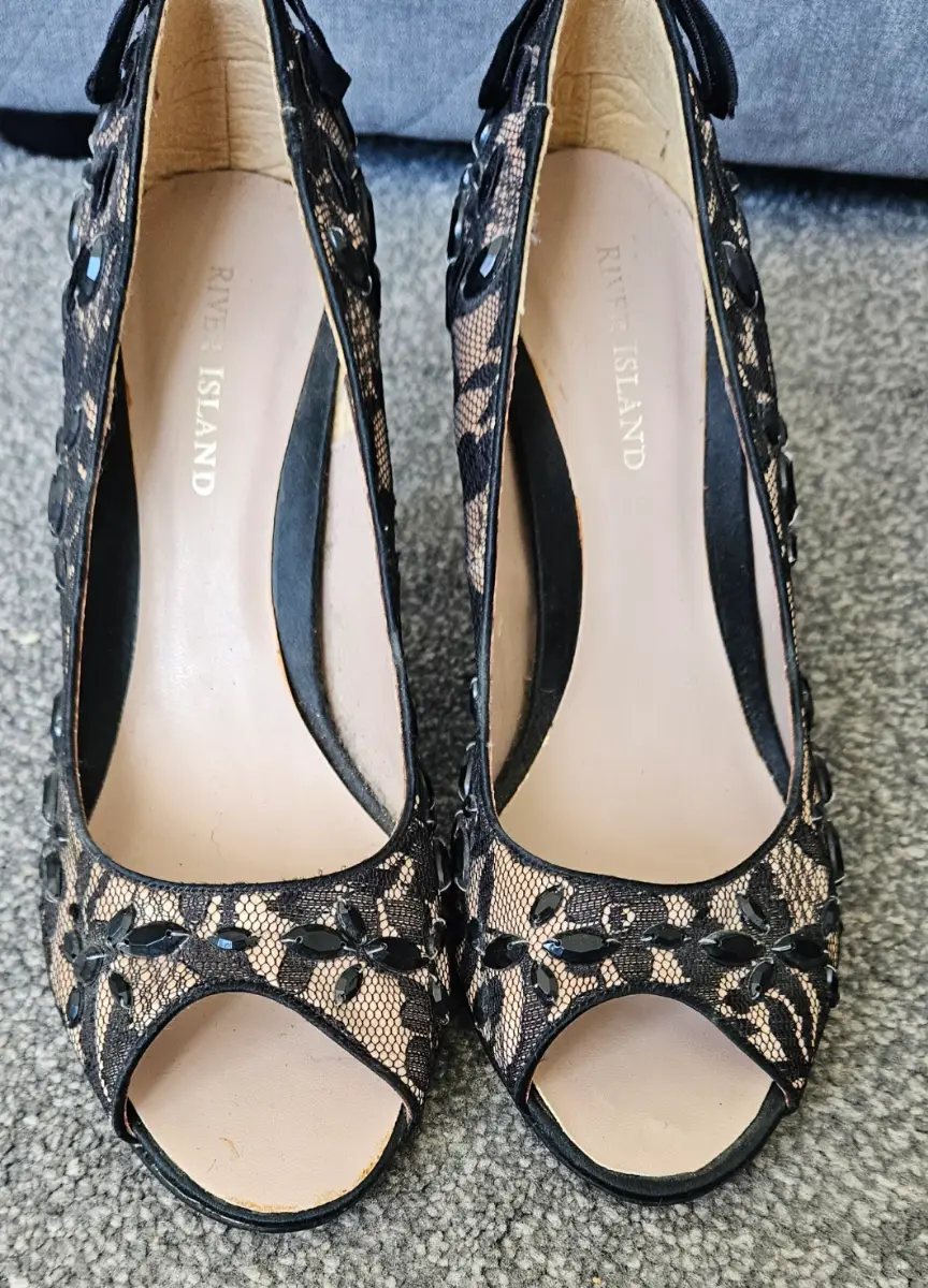River Island Nude and Black Peep Toe Court Shoe Stiletto Heels - Size 6