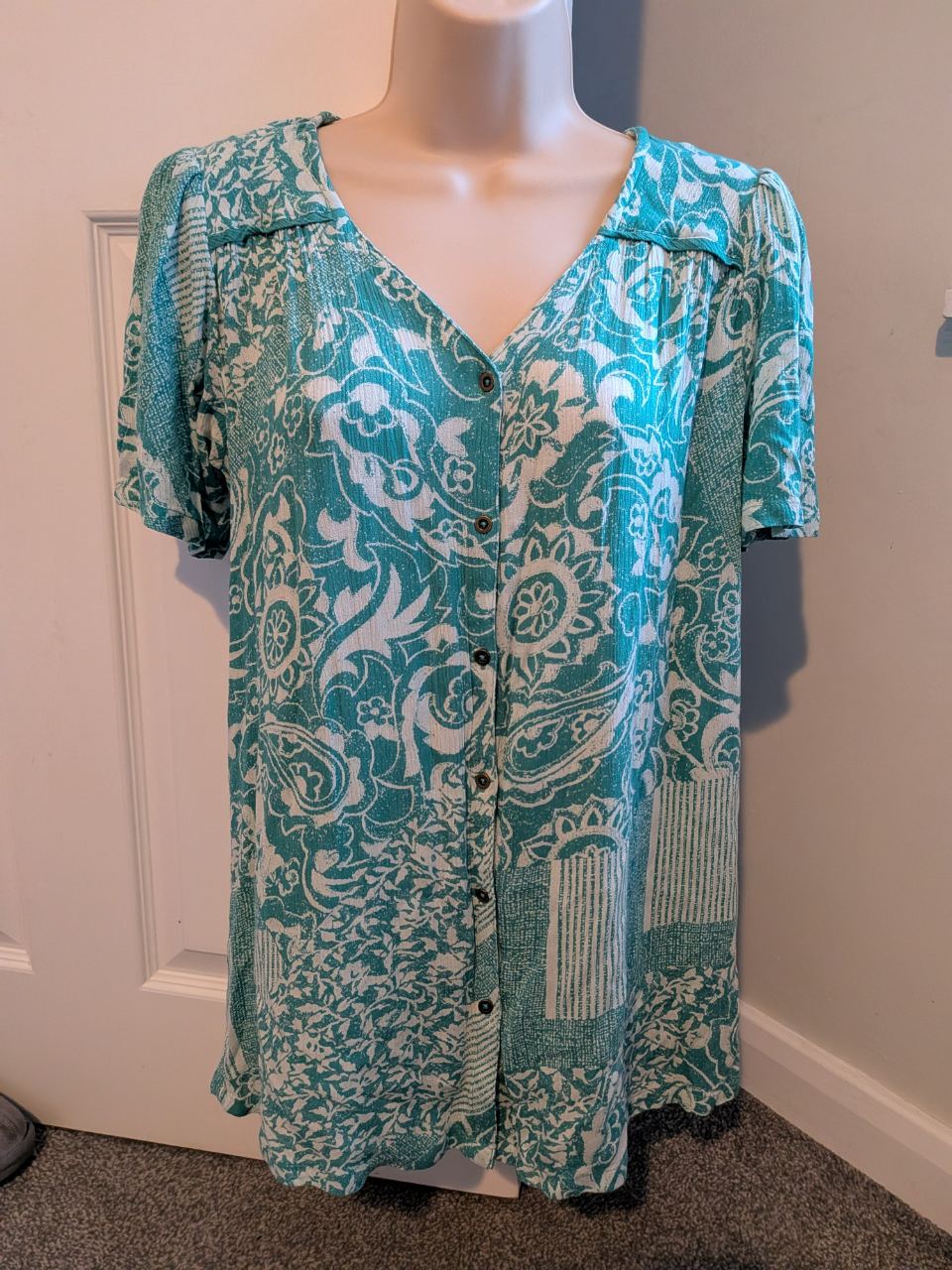 FatFace Teal Blue and White Paisley Short Sleeved Tunic Blouse - Size 12