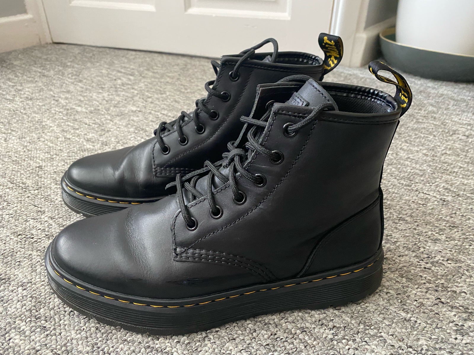 Dr. Martens Brookline Chukka Boots Black Leather Size UK 7 Worn Once Immaculate