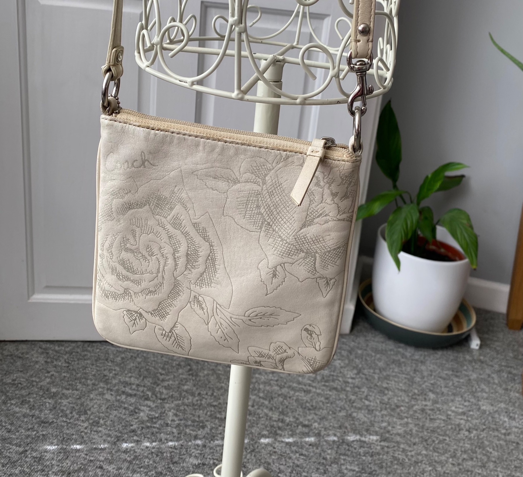 Authentic Coach Madison Jewel Floral White Leather Crossbody Bag 43833  2010