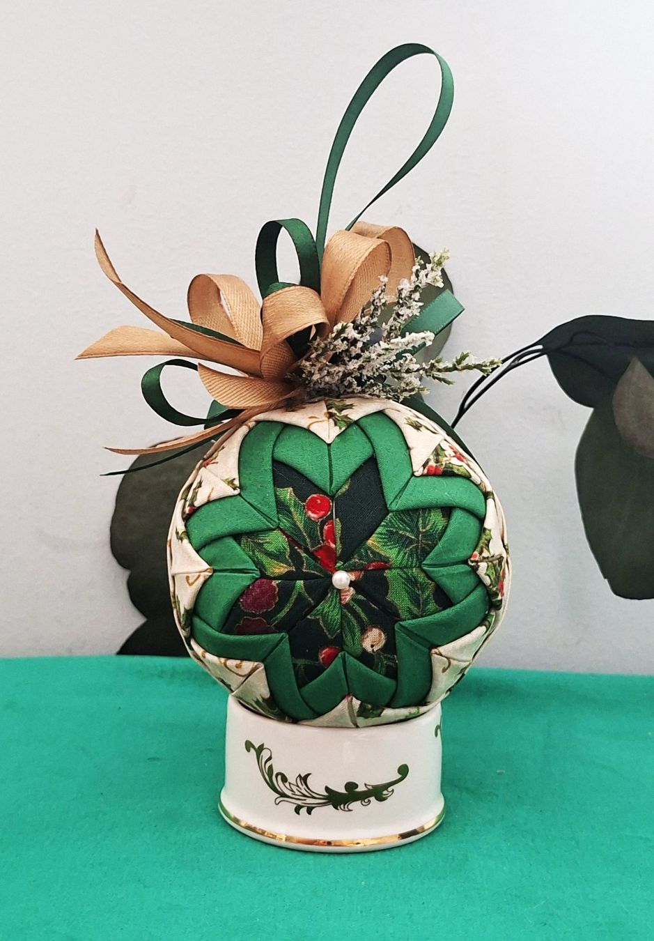 Christmas Tree 🎄It's Never Too Early Stunning Tree Ornament a Wonderful Keepsake