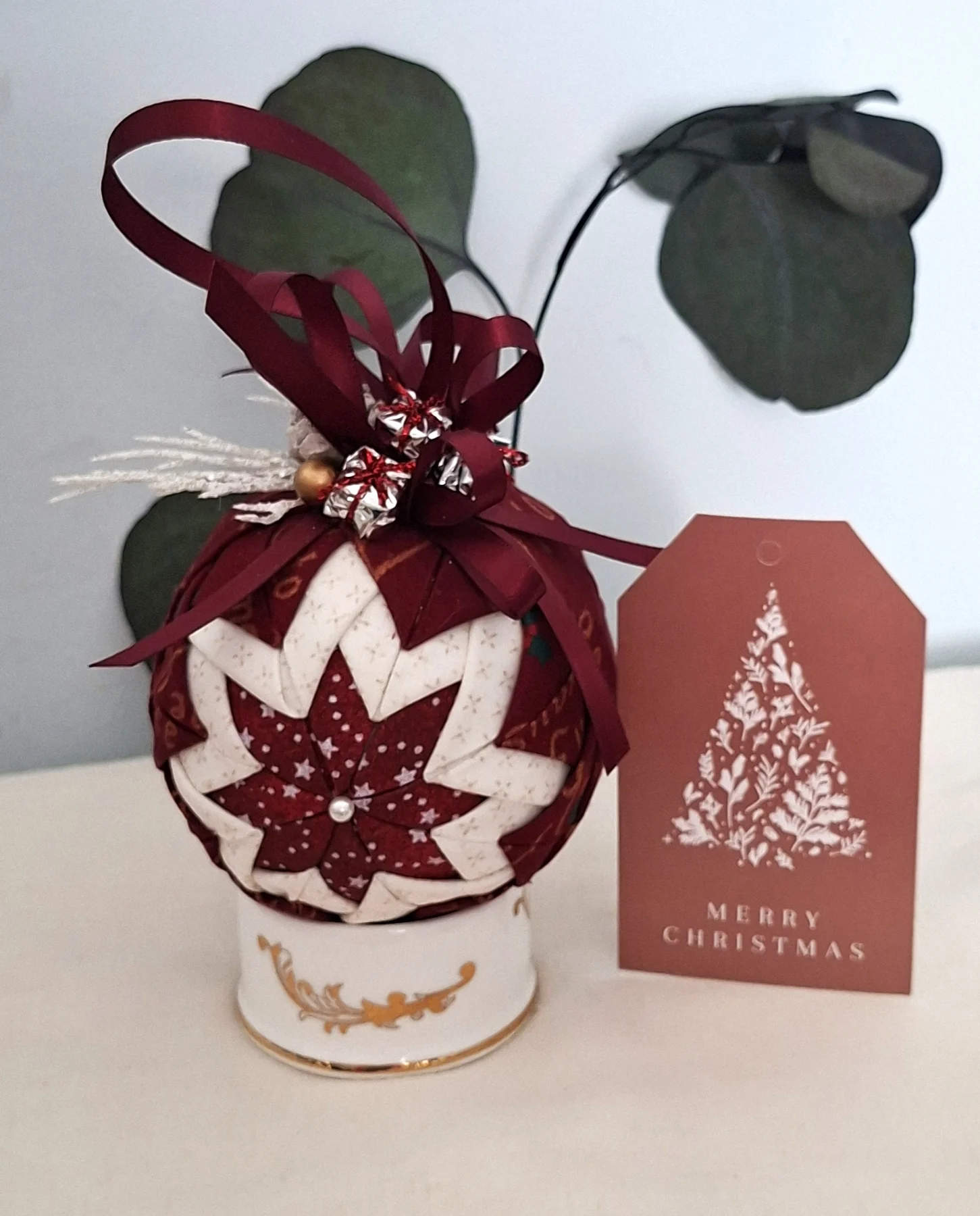 🎄Gorgeous Christmas Tree Ornament a Wonderful Keepsake Christmas in August