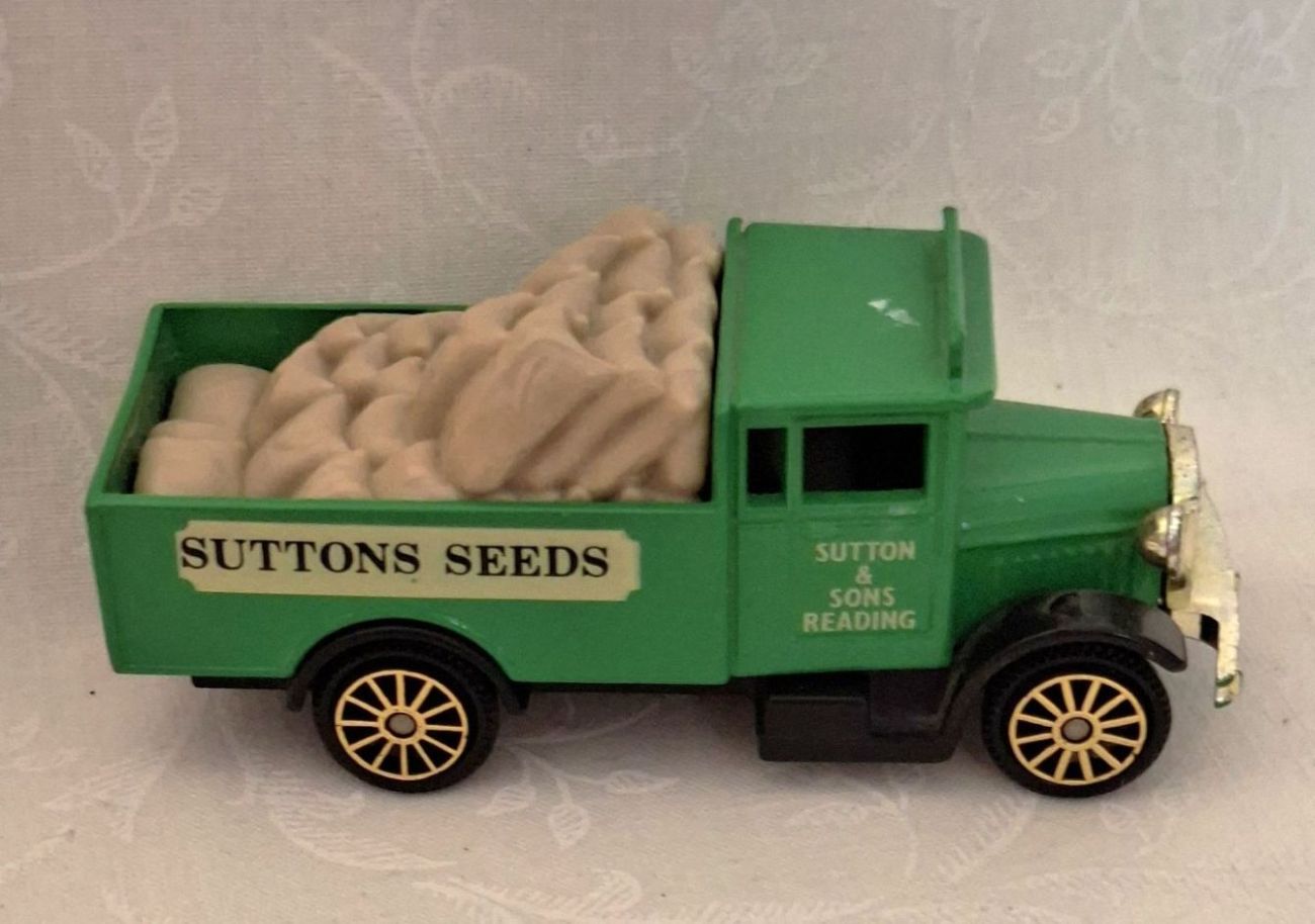 Collectible Corgi Diecast Sutton Seeds Morris Flatbed Truck Vintage Model
