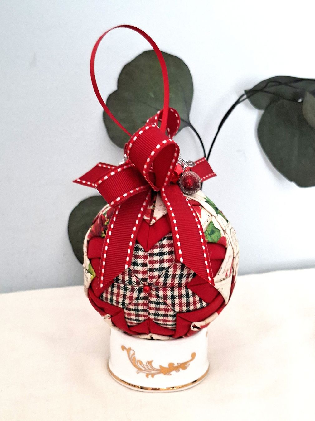 Stunning Christmas Tree 🎄Ornament a Wonderful Keepsake Christmas it's Never to Early
