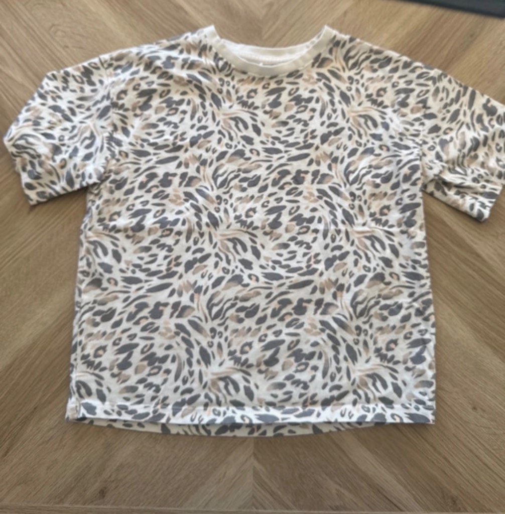 Leopard t-shirt age 9-10