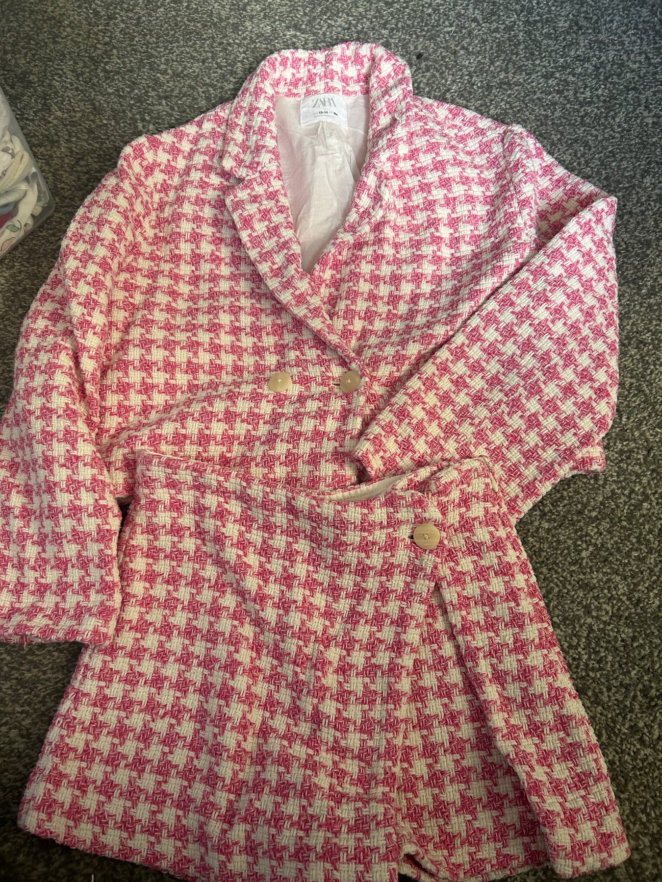 Pink and white set