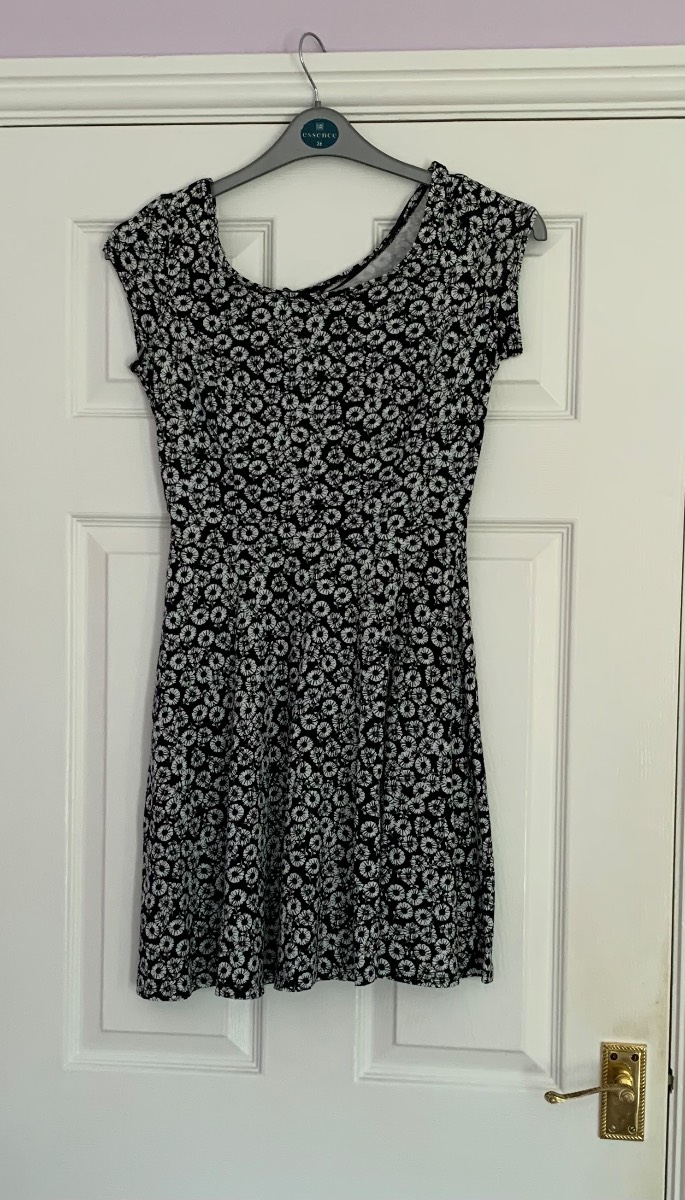 Dorothy Perkins Cotton Rich Short Black and White Floral Dress - Size 10