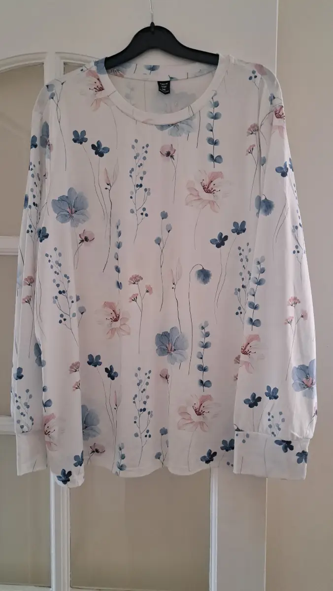 Shein Curve Long Sleeved Top size 2xl (18-20)